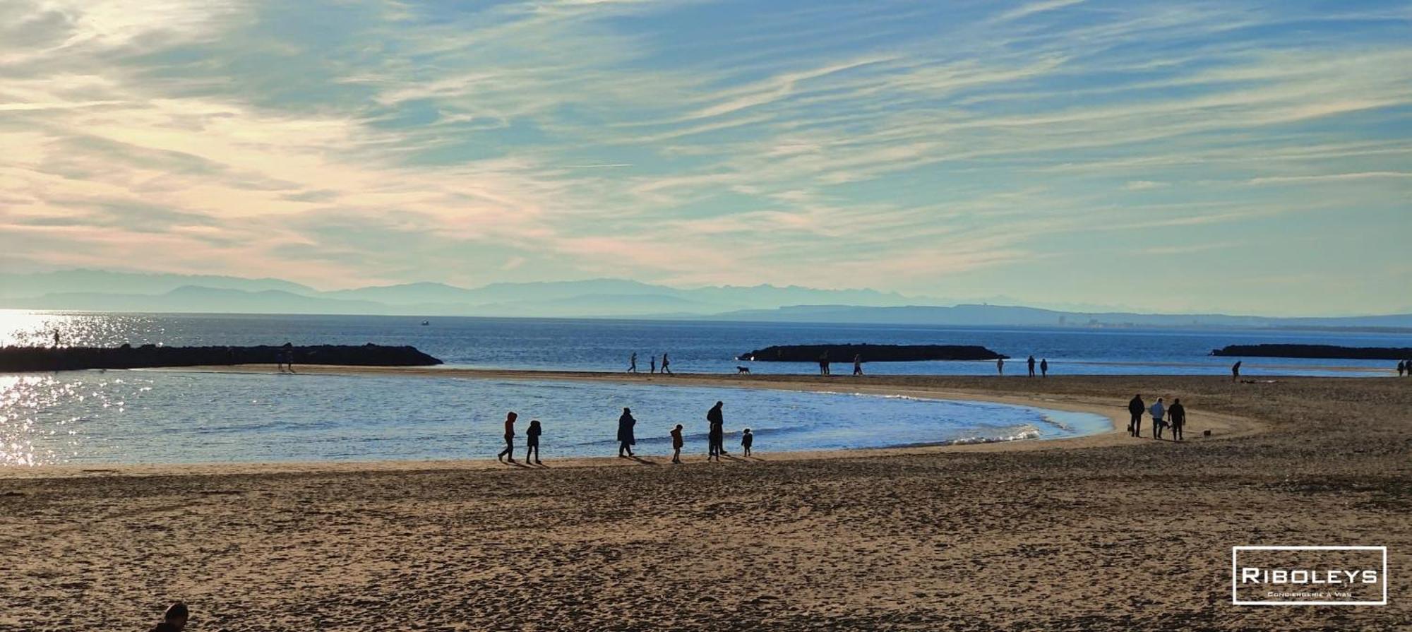 Grand T3 Neuf Climatise Avec Wifi A 100M De La Plage ヴィア エクステリア 写真
