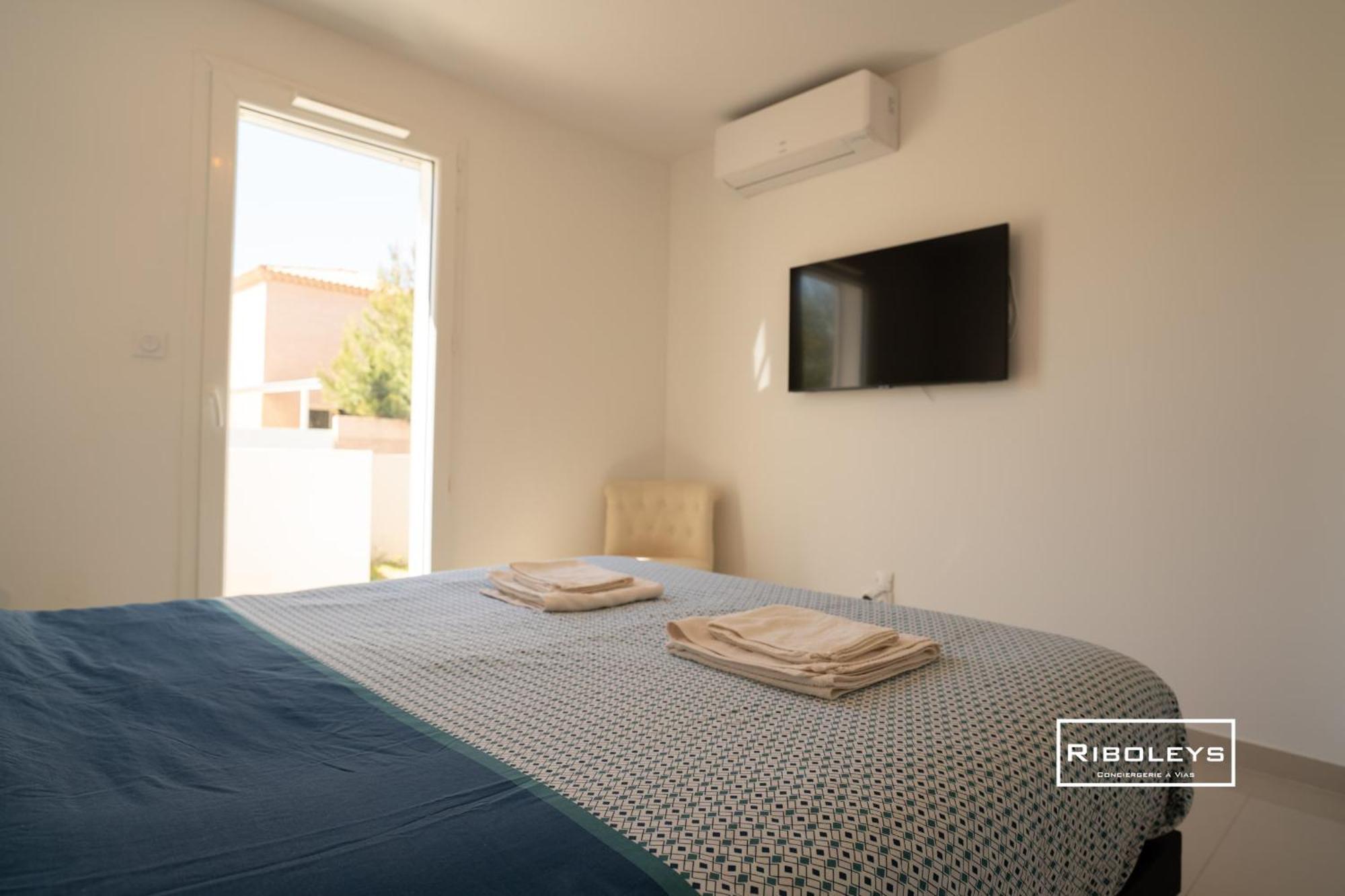 Grand T3 Neuf Climatise Avec Wifi A 100M De La Plage ヴィア エクステリア 写真